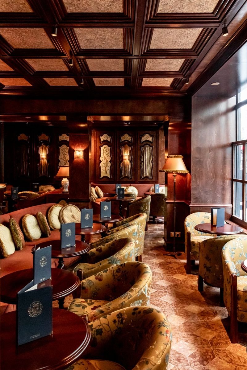 Le Procope — intérieur historique, rue de l'Ancienne Comédie